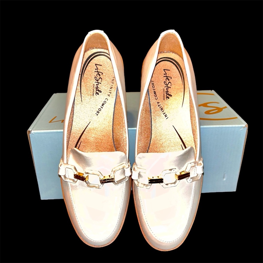 Life Stride Women's Cream Loafers 6.5